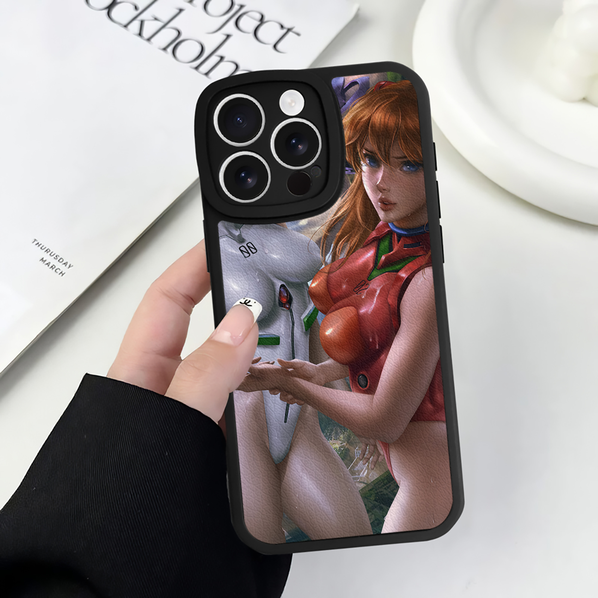 （画像用） EVA 新世紀エヴァンゲリオン 【iPhone 16シリーズ対応】シリコンスマホケース（レザー調） 材質：シリコン